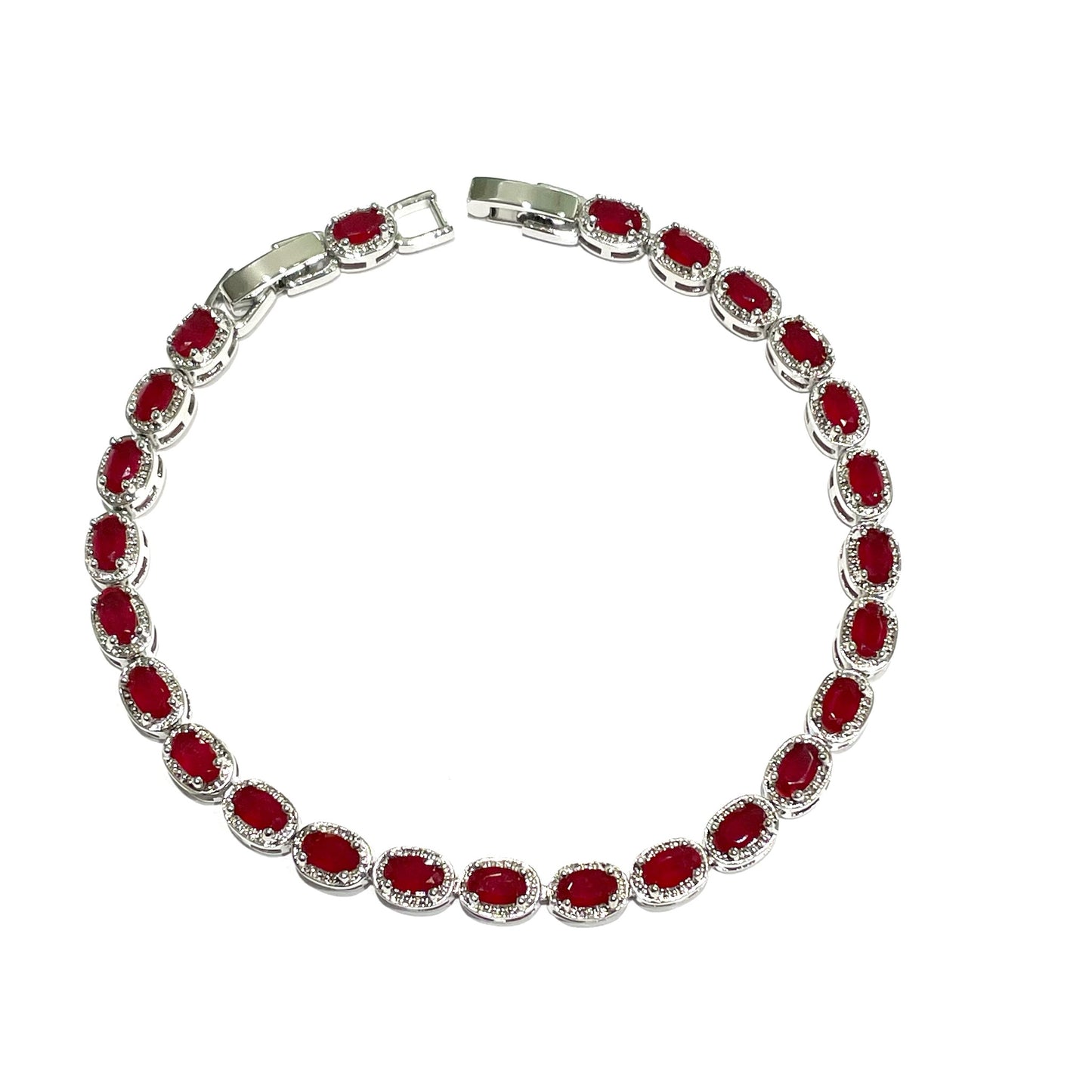 Bracciale tennis in argento con zirconi bianchi e colorati.
Disponibile con zirconi bianchi, con blu zaffiro e rosso rubino.
Lunghezza colore blu e bianco 18 cm.
Lunghezza colore rosso 18 cm + prolunga di 2 cm per un totale di 20 cm (visibile in foto).
Dimensione 0,5 cm.