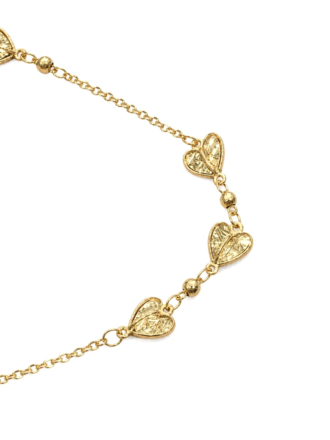 Bracciale in oro giallo 18kt con cinque cuori e maglia a catena.
Lunghezza regolabile da 17,5 cm a 19,5 cm.
Dimensione cuori 0,5 cm.