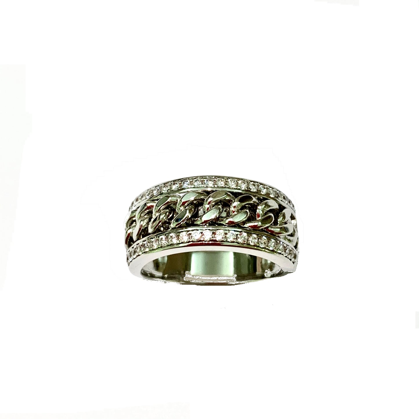 Anello in argento a fascia con zirconi e lavorazione a catena nel centro. Misura 15. Larghezza fascia 0,6 cm.