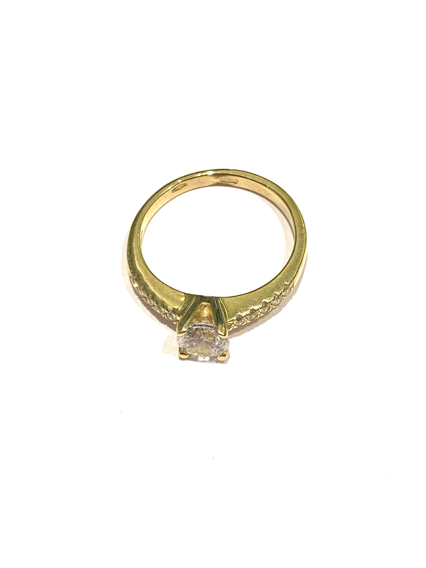 Anello oro giallo 9kt solitario e zirconi laterali