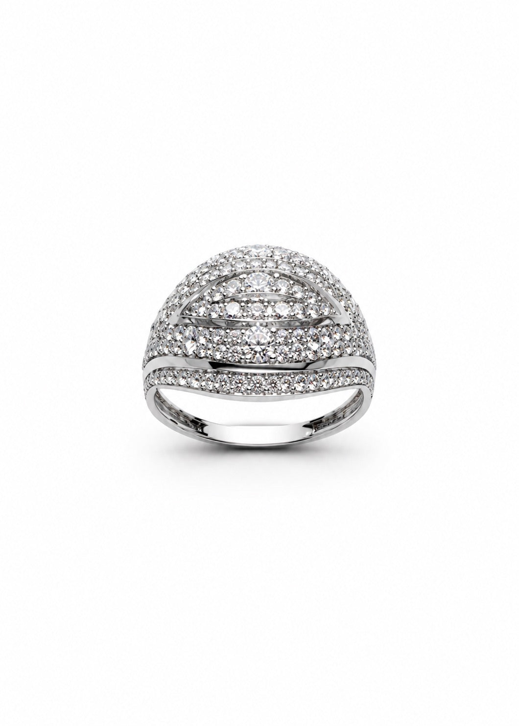 Anello in oro bianco 18kt con strisce ricoperte da zirconi.

Larghezza totale 1,4 cm.

Misura 12.