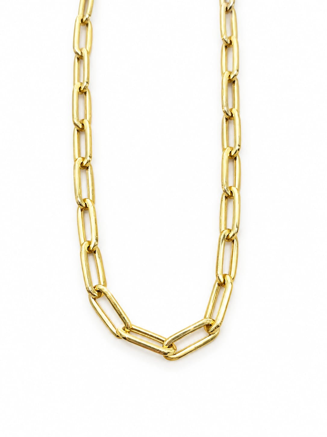 Collana in oro giallo 18kt con maglia a catena.

Lunghezza catena 45 cm.

Dimensione catena 0,4 cm.