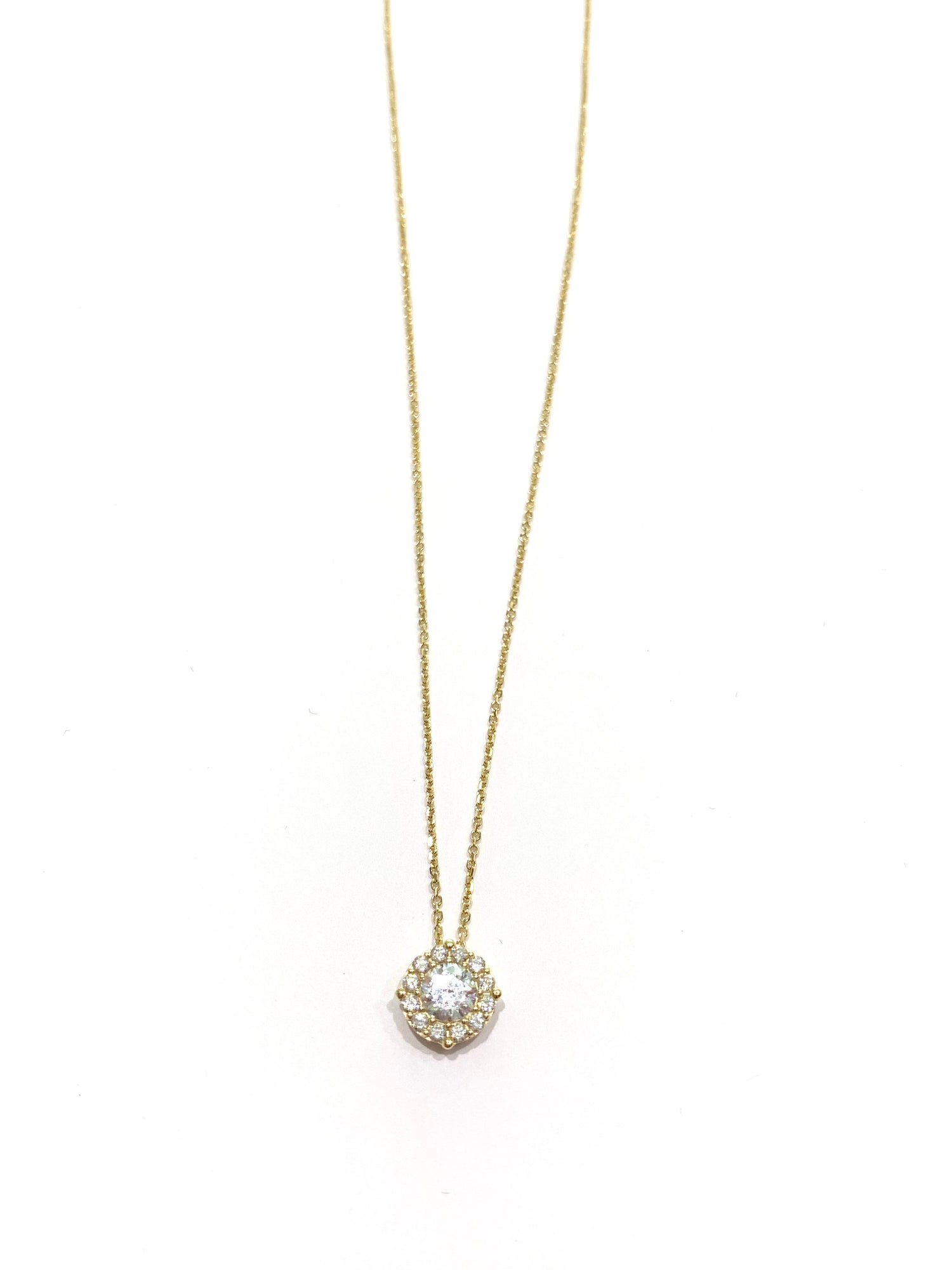 Collana in oro 18kt con zircone centrale circondato da piccoli zirconi.

Disponibile in oro giallo oppure oro bianco.

Lunghezza catena 42 cm.

Dimensione totale 0,6 cm.