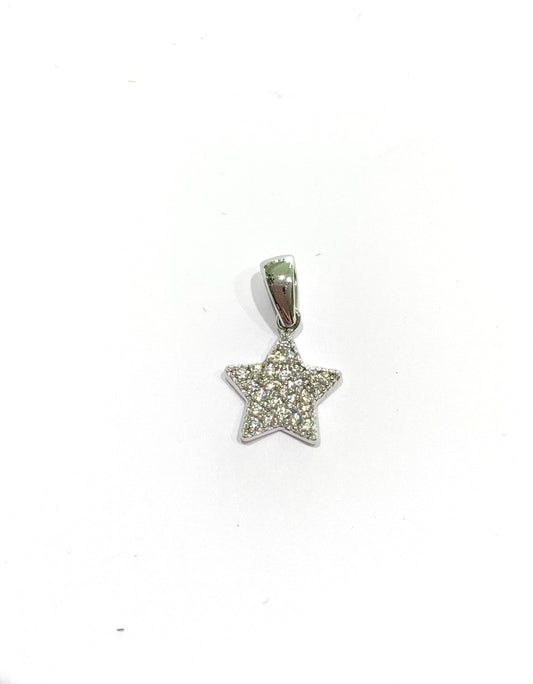 Ciondolo per collana in oro bianco 18kt con stella ricoperta da zirconi.

Dimensione 1 cm.
