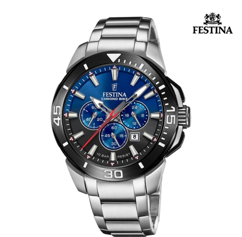 Orologio per uomo con maglia in acciaio con quadrante blu e lancette in parte bianche, con cronografo. 

Ghiera acciaio nero con numeri bianchi.

Lunghezza totale 21 cm, con possibilità di regolarlo.

Larghezza cinturino 2 cm.

Diametro cassa 4,7 cm.

Meccanismo funzionante con pila.

Resistenza all'acqua 10 ATM. 

Garanzia 2 anni.

