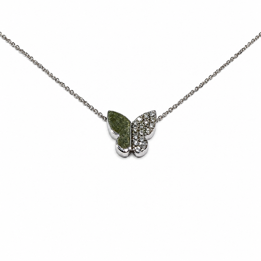 Collana oro bianco 9kt con farfalla