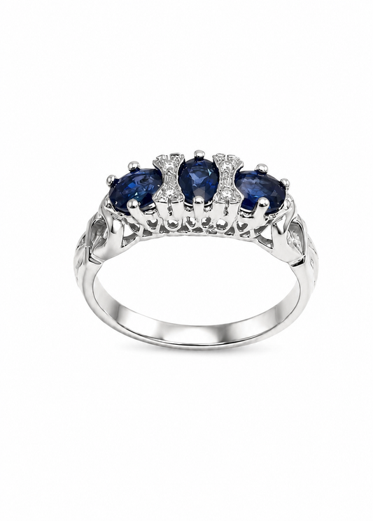 Anello oro bianco 18kt con diamanti e tre zaffiri