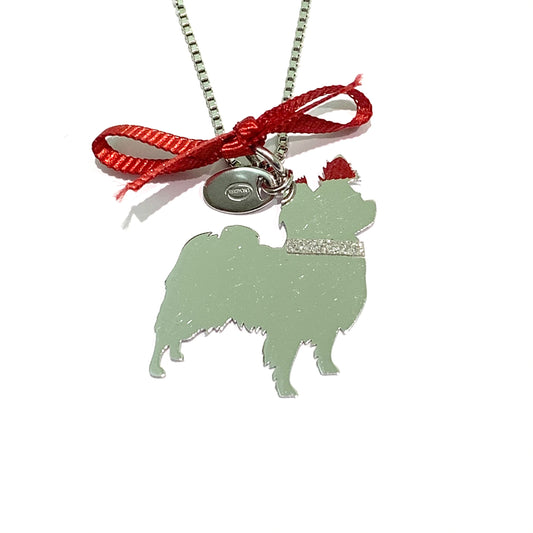 Collana in argento con ciondolo a forma di cane liscio e con collare brillantinato. Lunghezza catena 45 cm. Dimensioni ciondolo 3 cm. Spedizione gratuita con confezione regalo.
