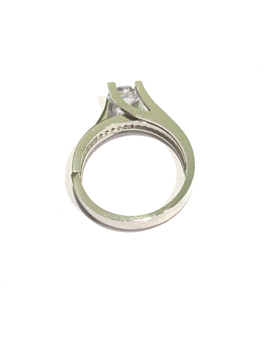 Anello oro bianco 9kt con solitario e gambo robusto